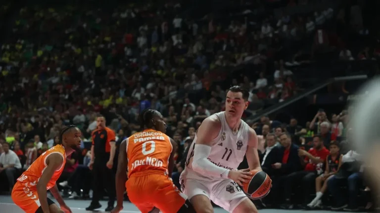 
                     UŽIVOValensija - Real Madrid: Efikasno prvo poluvreme, blaga prednost za Skariolovu družinu