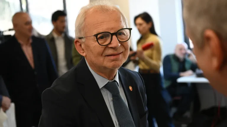 
                    Predsednik Zvezde cilja četiri zvezdice: Mijailović saopštio ciljeve u naredne četiri godine, imenovani novi članovi UO